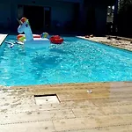 Studio Prive Attenant Villa Piscine